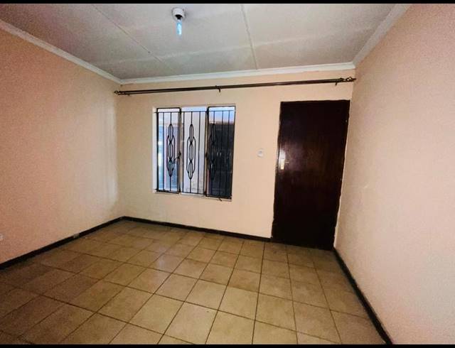 2 BEDROOM PROPERTY TO RENT IN PROTEA GLEN EXT